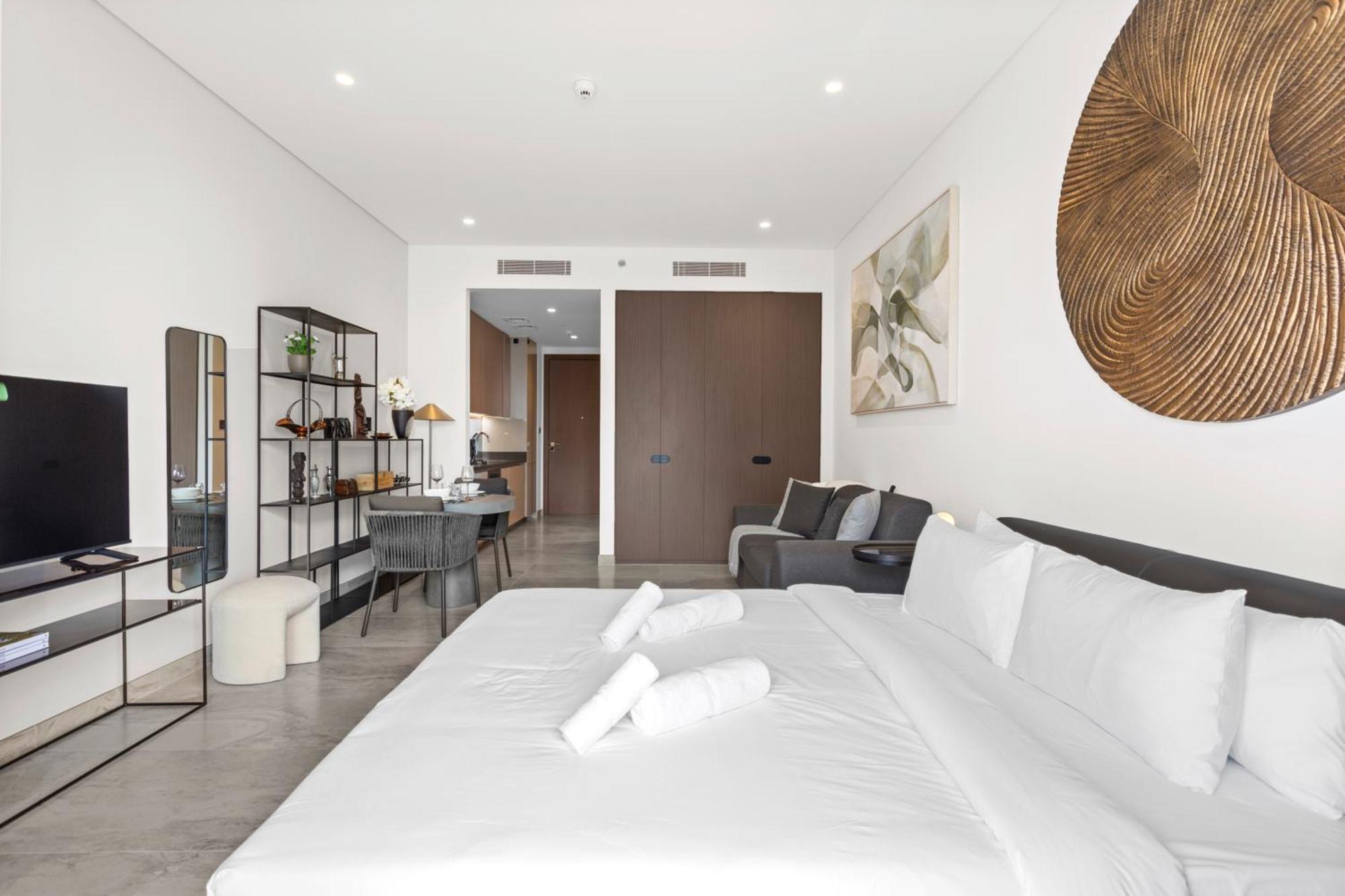 Designer W Burj Khalifa View In Peninsula Apartment *